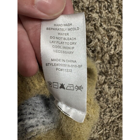 Fate Anthropologie Sweater XL Womens Fuzzy Colorblock Striped Trendy Crew Soft - Picture 12 of 14